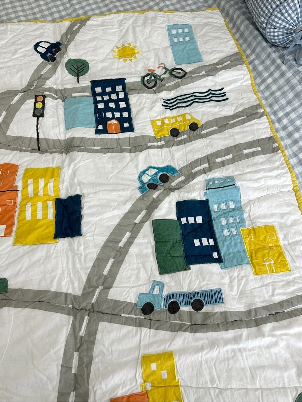 LAST CHANCE 🤍 Crate & Kids Cityscape Baby Quilt
